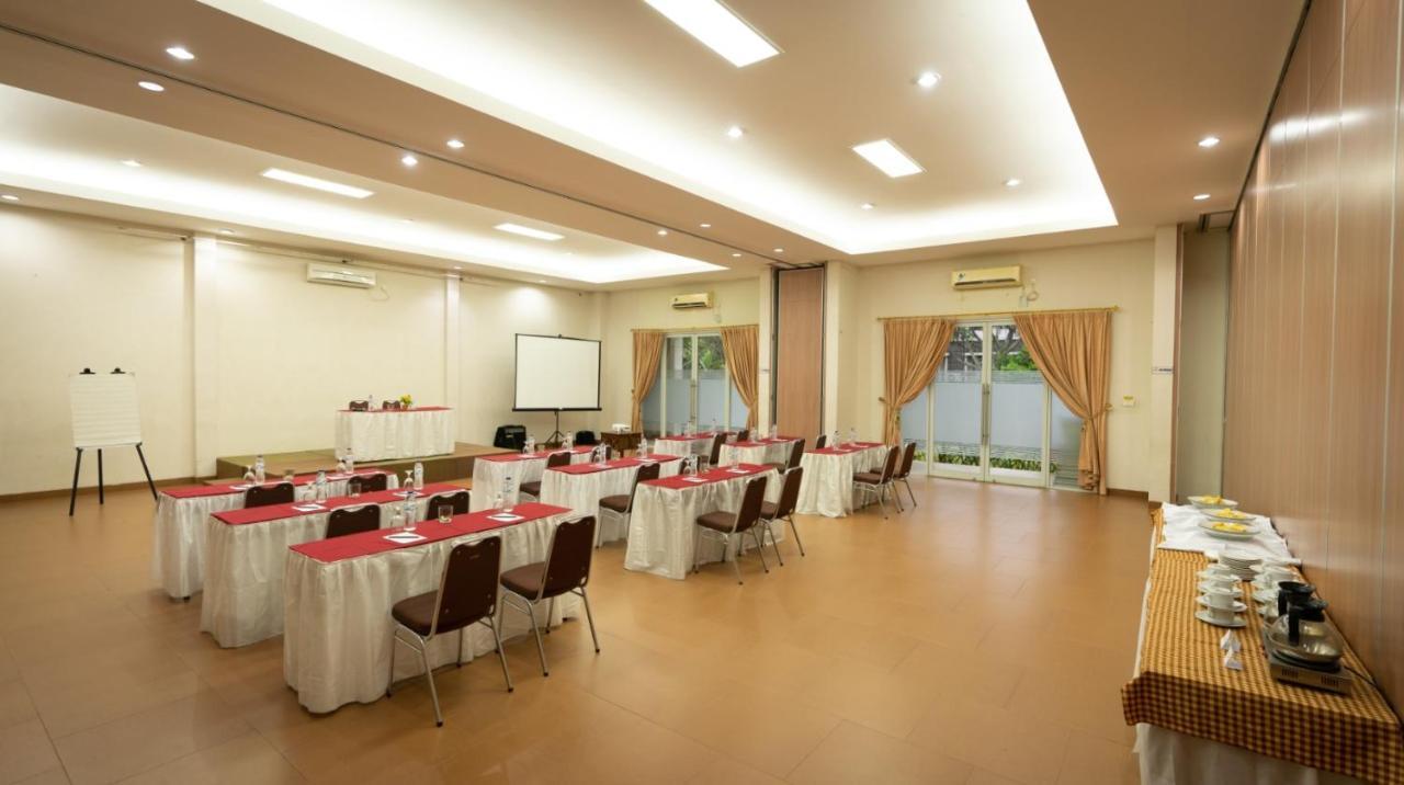 Nite & Day Mdc Puncak - Gadog Hotel Bogor Kültér fotó